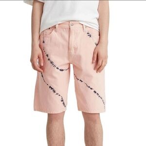 < Men’s Levi’s Tie Dye Shorts Size 36 >